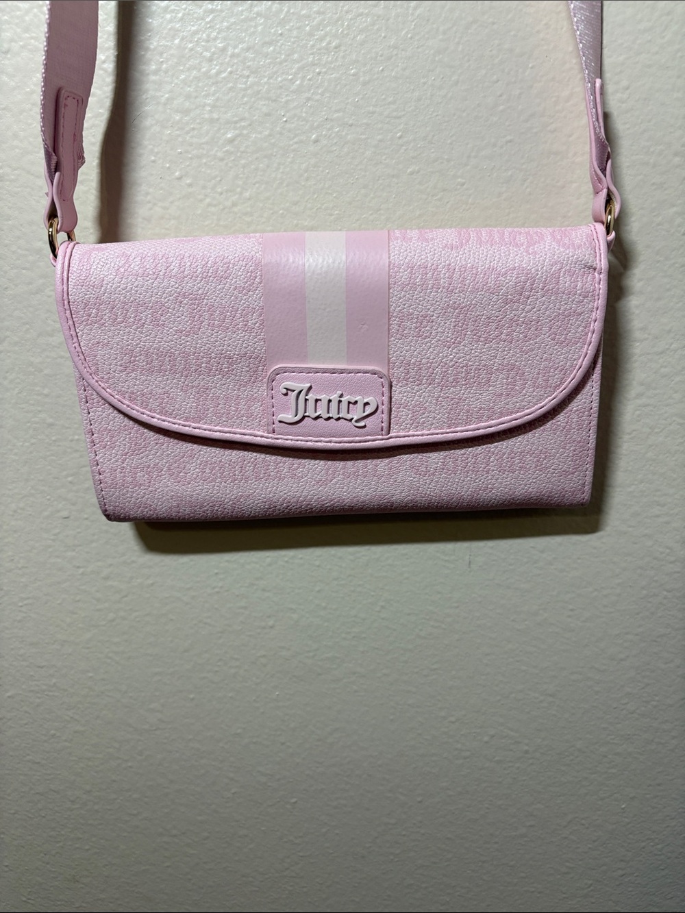 Juicy Couture Pastel Pink Crossbody Wallet Purse